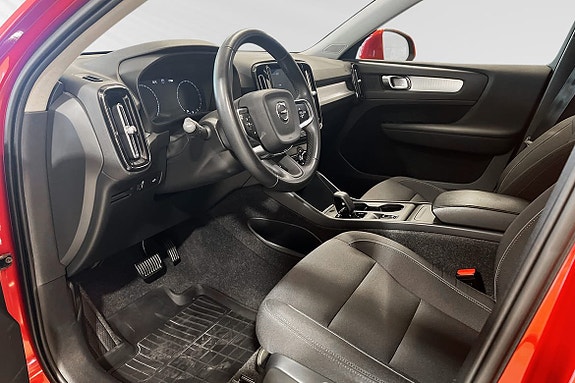 Volvo XC40 7 of 21