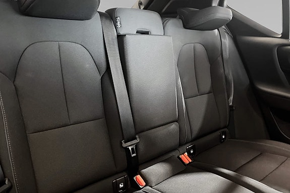 Volvo XC40 11 of 21