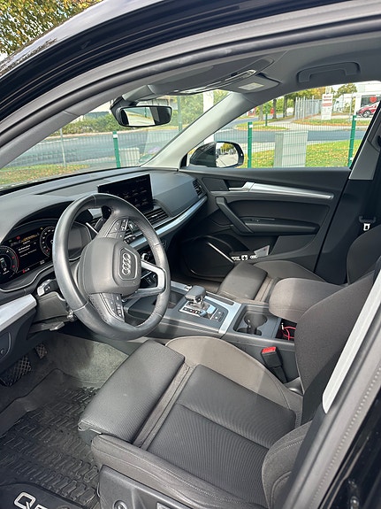 Audi Q5 2 of 5