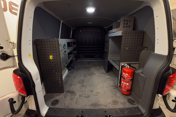 Volkswagen Transporter 15 of 16