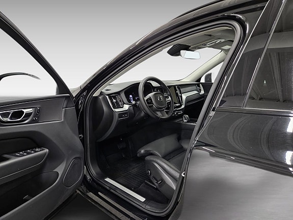 Volvo XC60 13 of 18