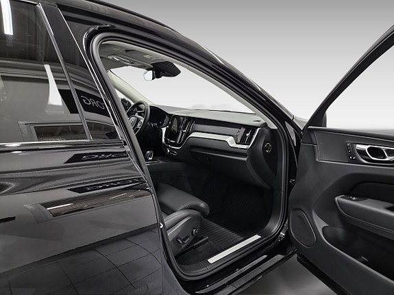 Volvo XC60 14 of 18