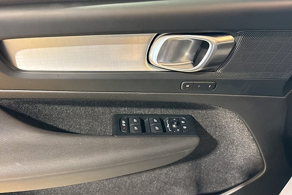 Volvo XC40 18 of 30