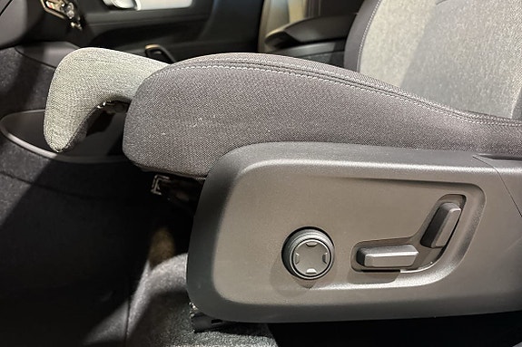 Volvo XC40 19 of 30