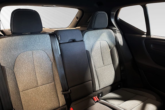 Volvo XC40 11 of 30