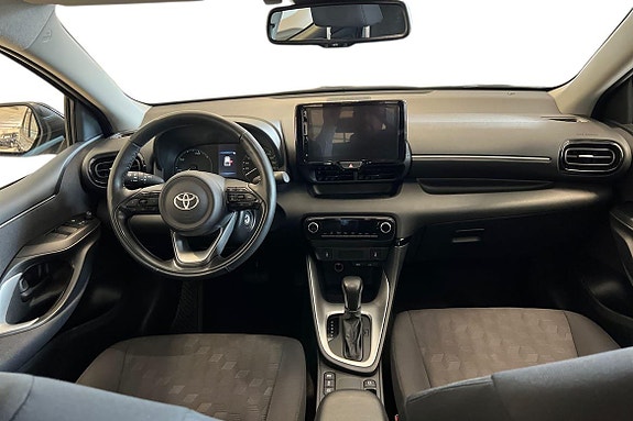 Toyota Yaris 8 of 18