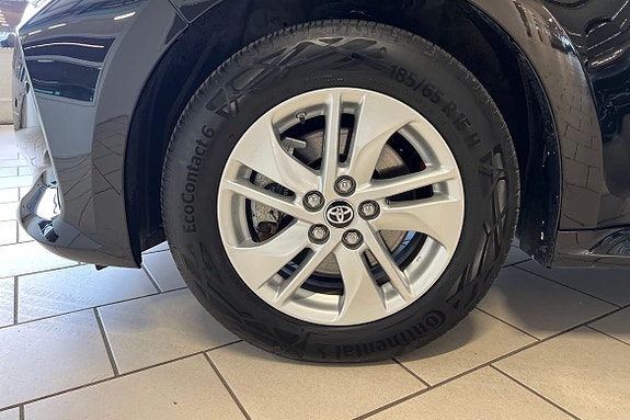 Toyota Yaris 15 of 18