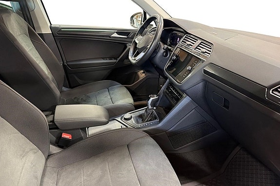 Volkswagen Tiguan 6 of 25