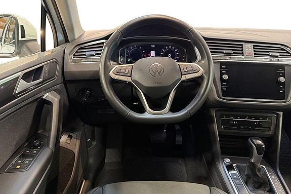 Volkswagen Tiguan 8 of 25