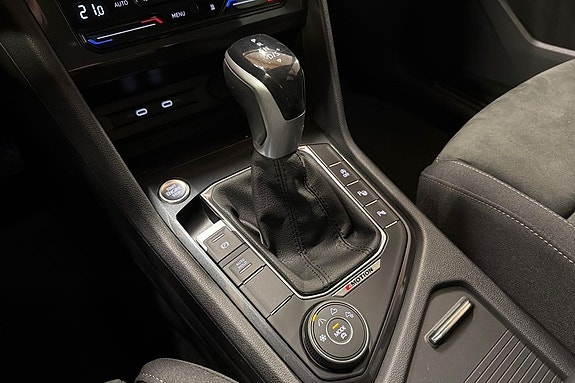 Volkswagen Tiguan 16 of 25