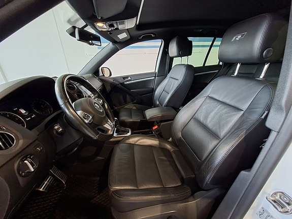 Volkswagen Tiguan 4 of 12