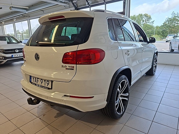 Volkswagen Tiguan 3 of 12