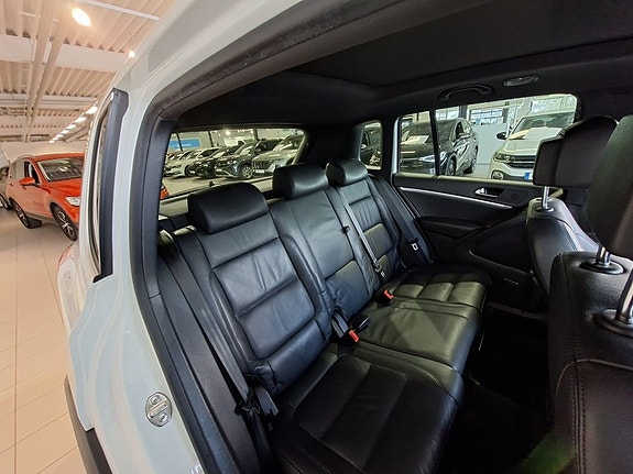 Volkswagen Tiguan 8 of 12