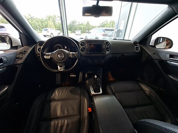 Volkswagen Tiguan 6 of 12