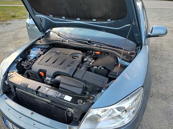 Skoda Octavia 2 of 6