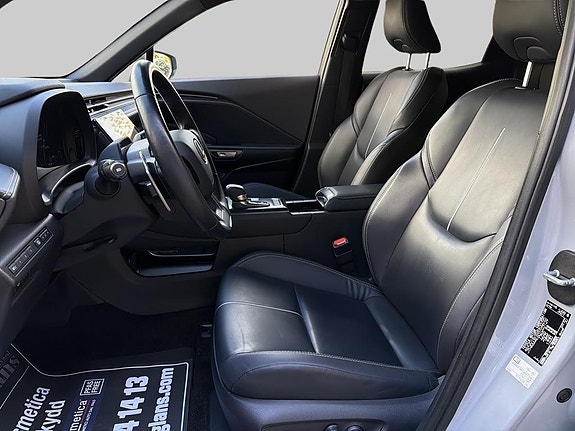 Lexus LBX 12 of 15