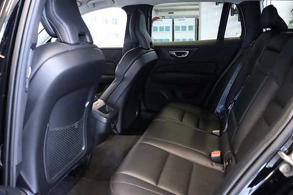 Volvo V60 Cross Country 16 of 18