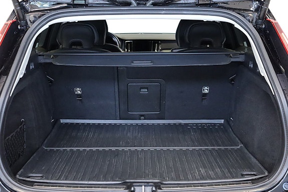 Volvo V60 Cross Country 18 of 18