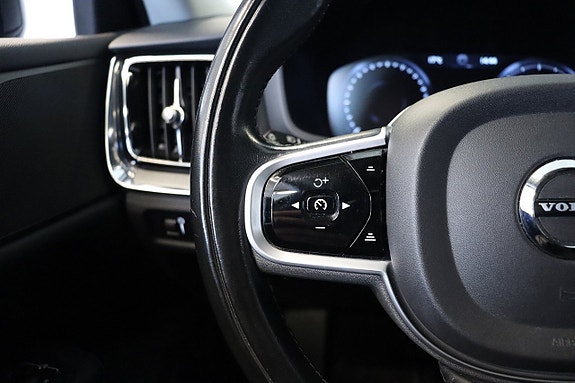 Volvo V60 Cross Country 9 of 18