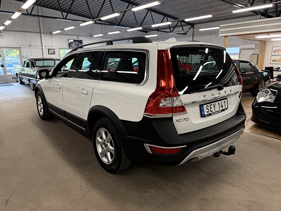 Volvo XC70 6 of 9