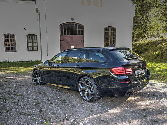 BMW 520d 4 of 11