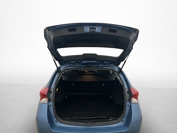 Toyota Auris 19 of 28