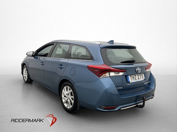 Toyota Auris 5 of 28