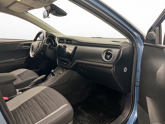 Toyota Auris 16 of 28