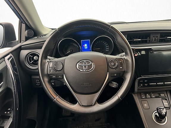 Toyota Auris 14 of 28