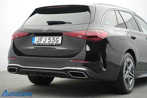 Mercedes-Benz C300 11 of 26
