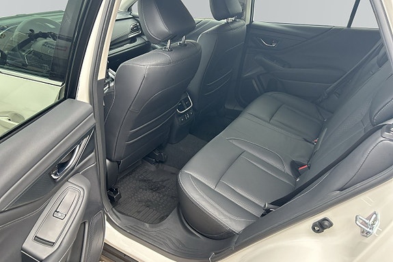 Subaru Outback 8 of 13