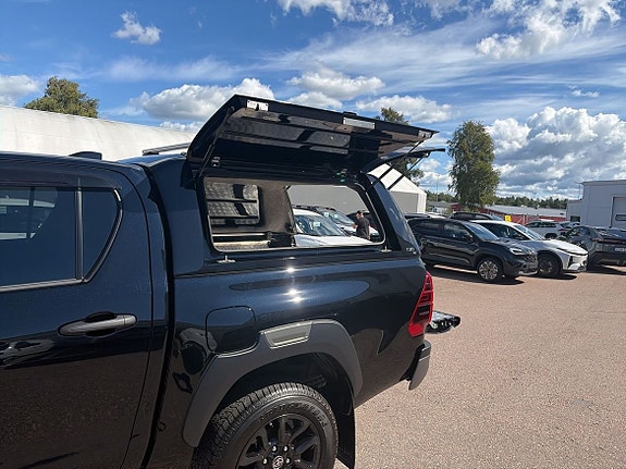 Toyota HiLux 16 of 30