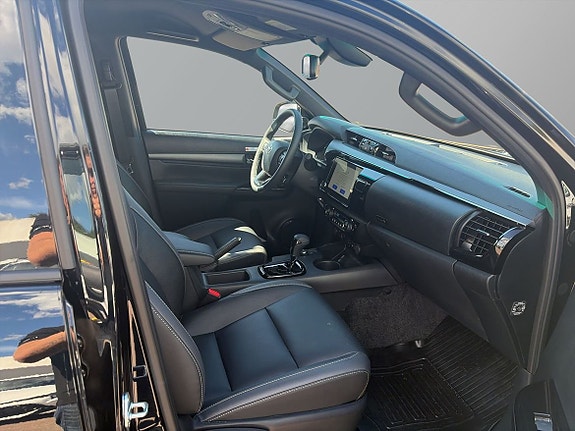Toyota HiLux 8 of 30