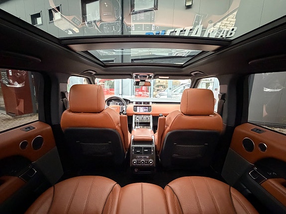 Land Rover Range Rover Sport 28 of 30
