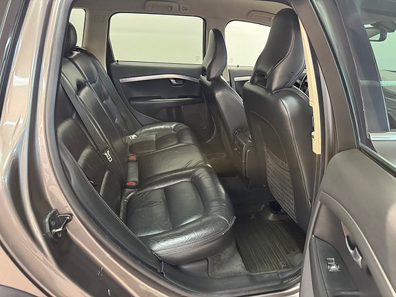 Volvo XC70 12 of 15