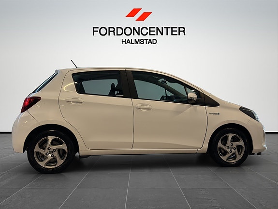 Toyota Yaris 4 of 23