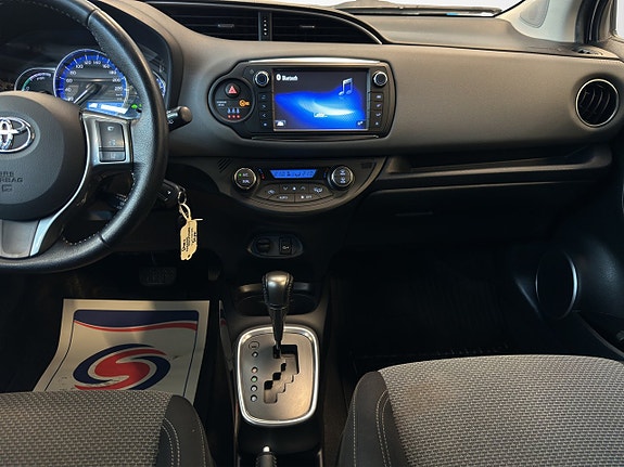 Toyota Yaris 16 of 23
