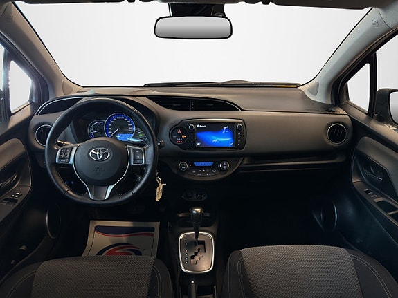Toyota Yaris 12 of 23