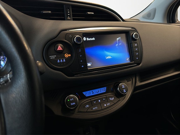 Toyota Yaris 17 of 23