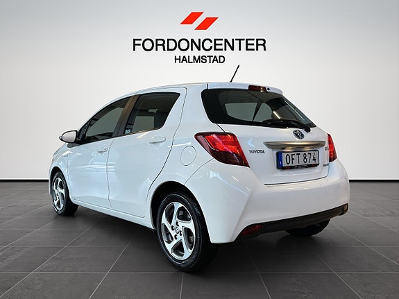Toyota Yaris 7 of 23