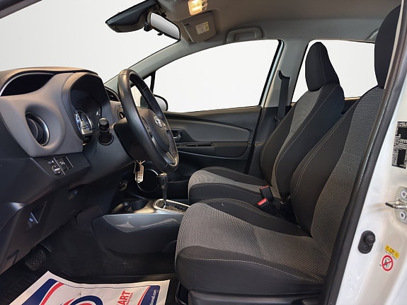 Toyota Yaris 9 of 23