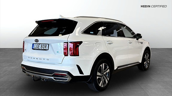 Kia Sorento 2 of 9