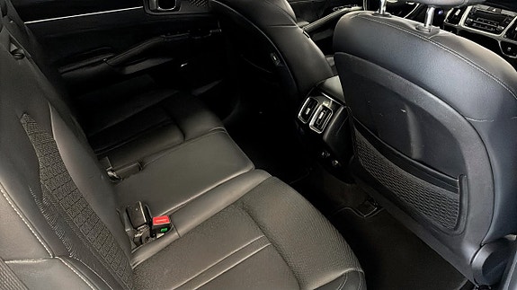 Kia Sorento 5 of 9