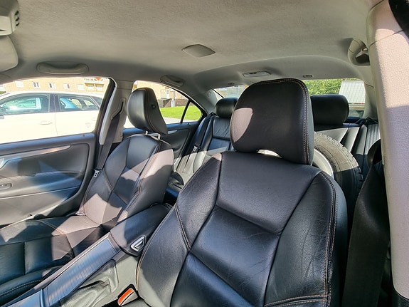 Volvo S60 8 of 9
