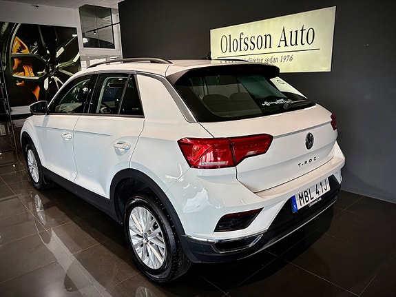 Volkswagen T-Roc 3 of 13