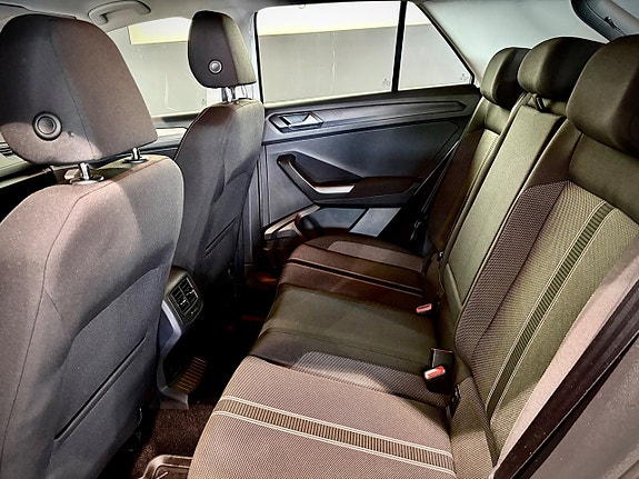 Volkswagen T-Roc 6 of 13