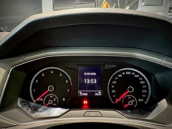 Volkswagen T-Roc 9 of 13