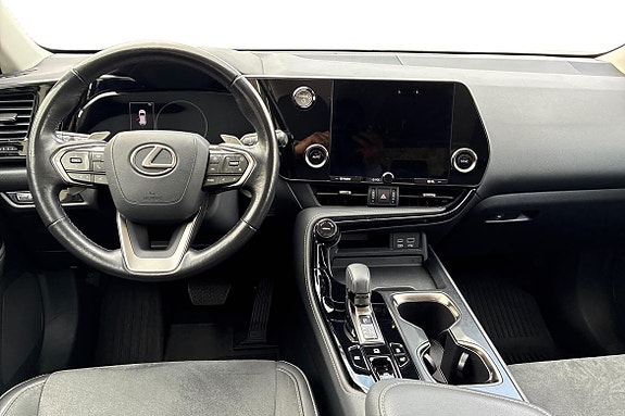Lexus NX350h 8 of 22