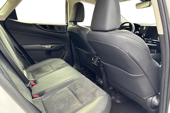 Lexus NX350h 7 of 22