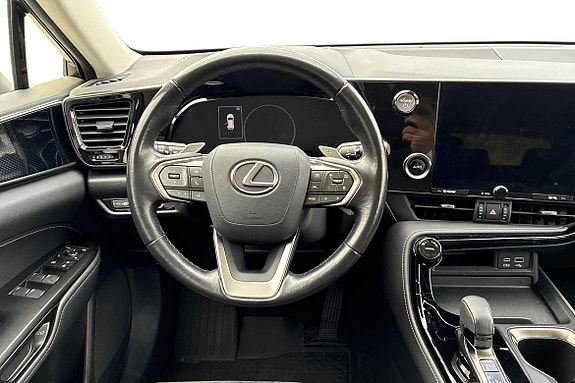 Lexus NX350h 9 of 22